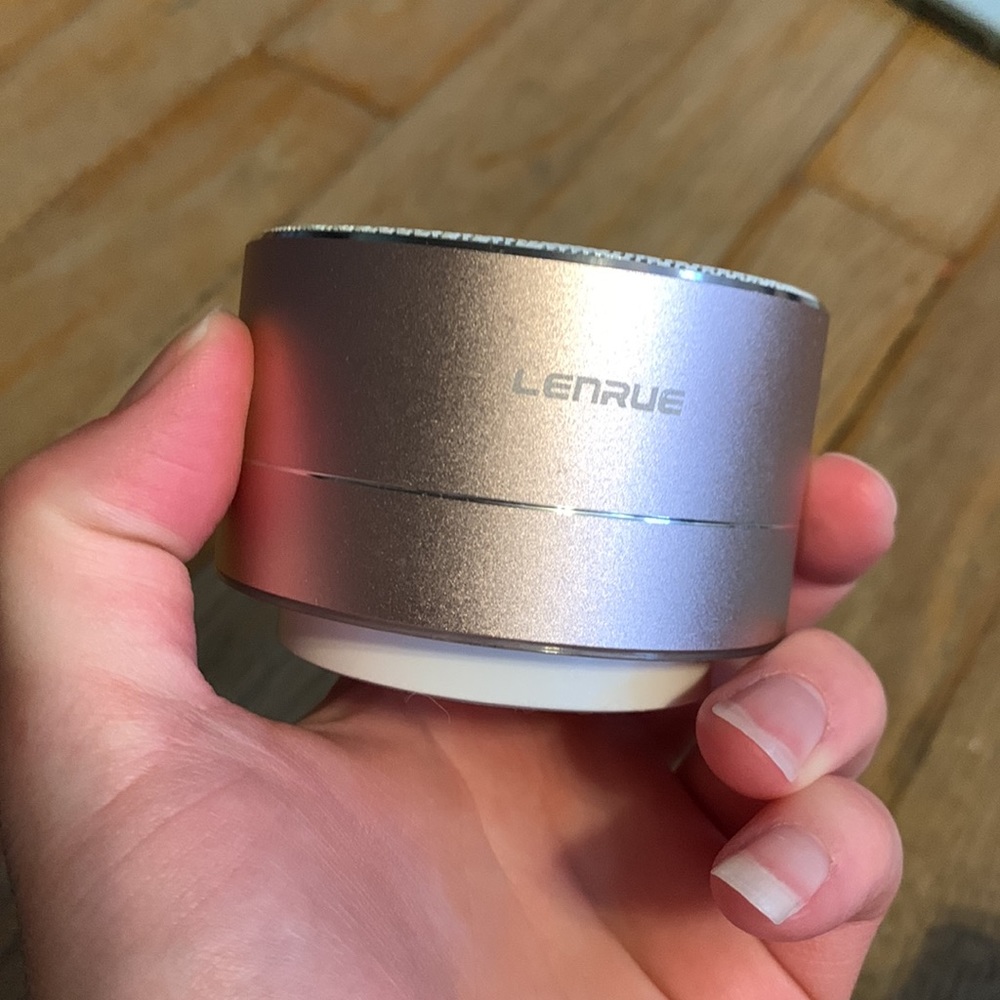 Lenrue bluetooth speaker - Picture 3 of 5